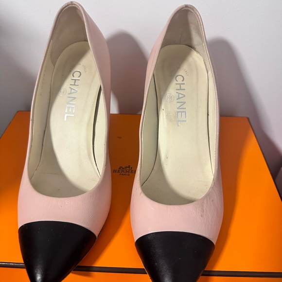 Chanel Vintage Heels - Picture 5 of 6